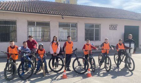 Успешно представяне на ученици от ОУ „Христо Смирненски“ – гр. Пазарджик в състезание по БДП